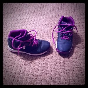 Girls Under Armour basketball shoes size 3 youth